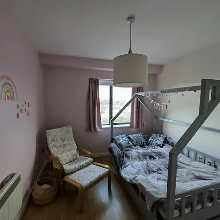 Family Friend & Smart Apartment *